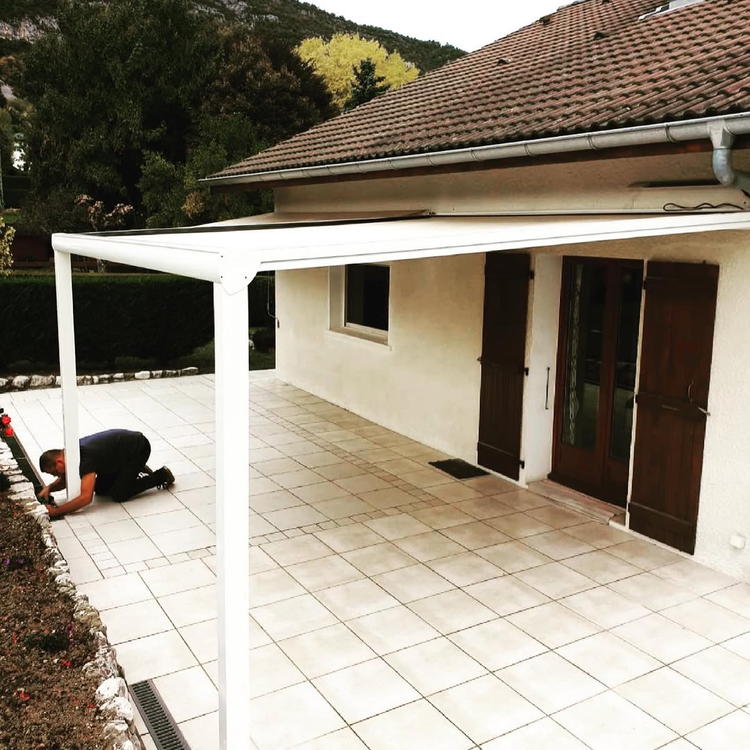 Pergola à toile imperméable