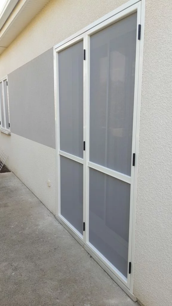 Moustiquaire porte d'entrée