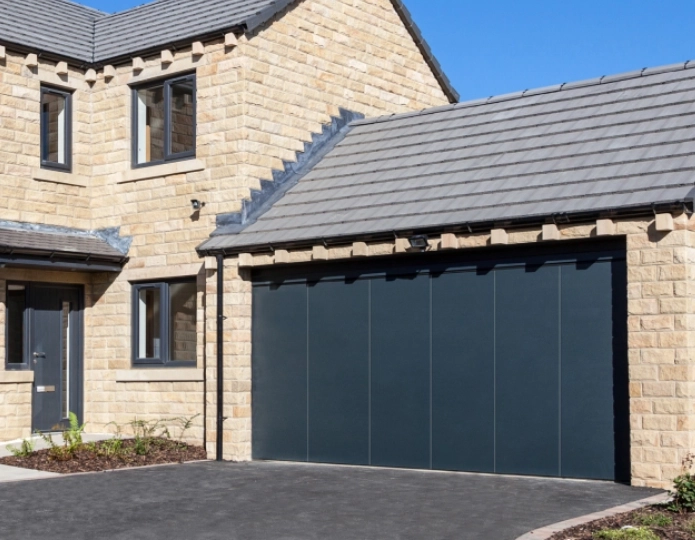 Une porte de garage adaptée à chaque configuration