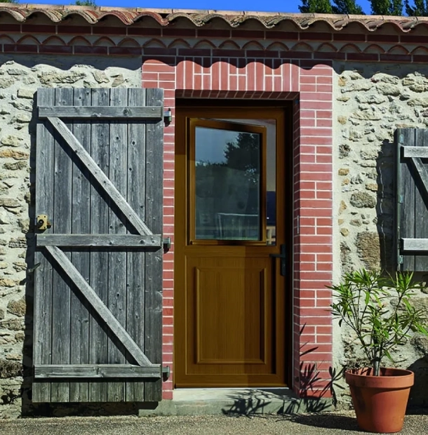 En bref, pourquoi choisir une porte d’entrée PVC